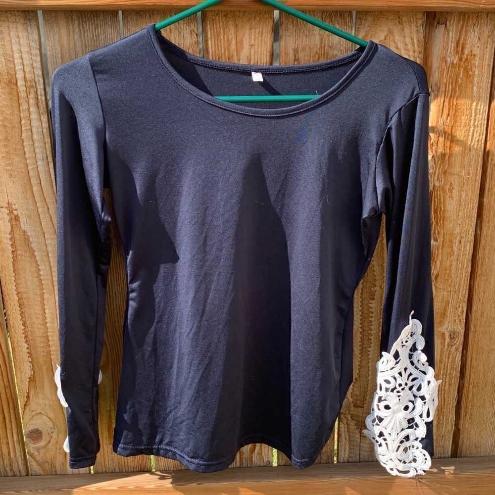 Long sleeve blouse lace sleeve size junior medium